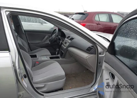 2010 Toyota Camry Le z USA, uszkodzony, nr VIN 4T1BF3EK8AU069124